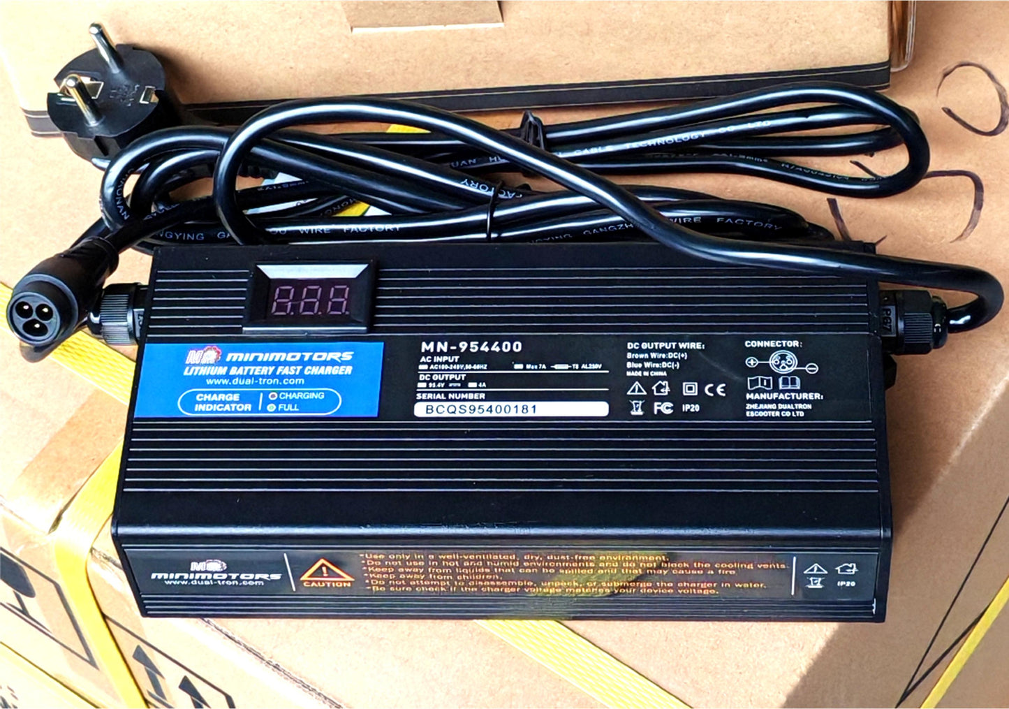 DUALTRON X LIMITED CHARGER 95.4V4A（LP 16/ EU plug）