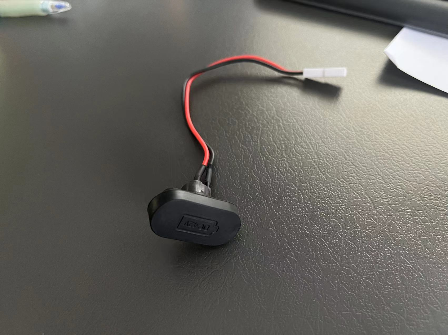 DUALTRON TOGO 36V charger port with cable